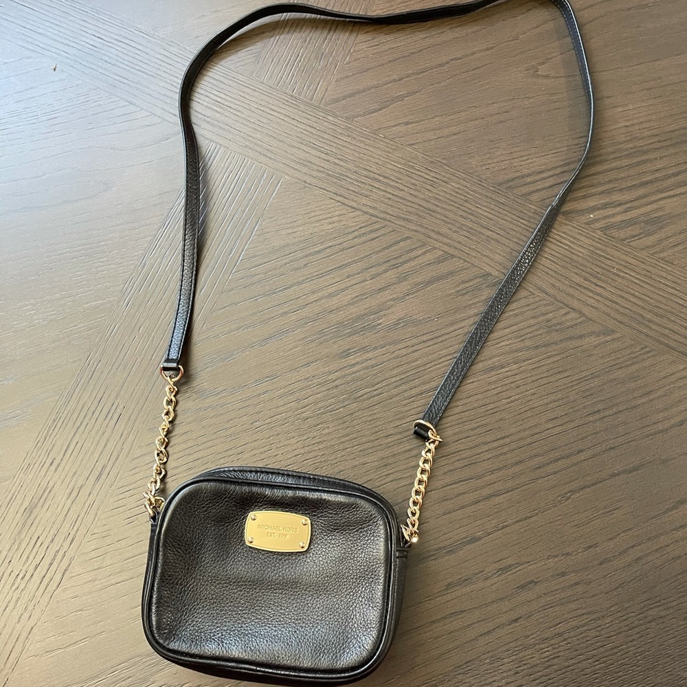 Black Michael Kors Crossbody Bag with gold chain